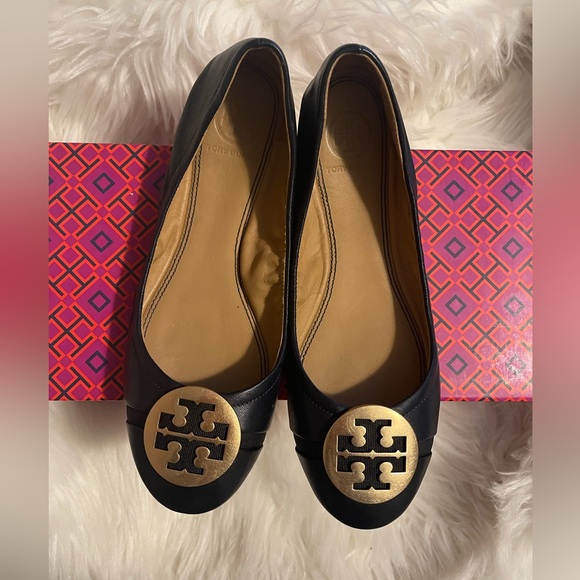 Tory Burch Minnie Cap Toe Ballet flats SZ 6 Like New - Picture 2 of 5